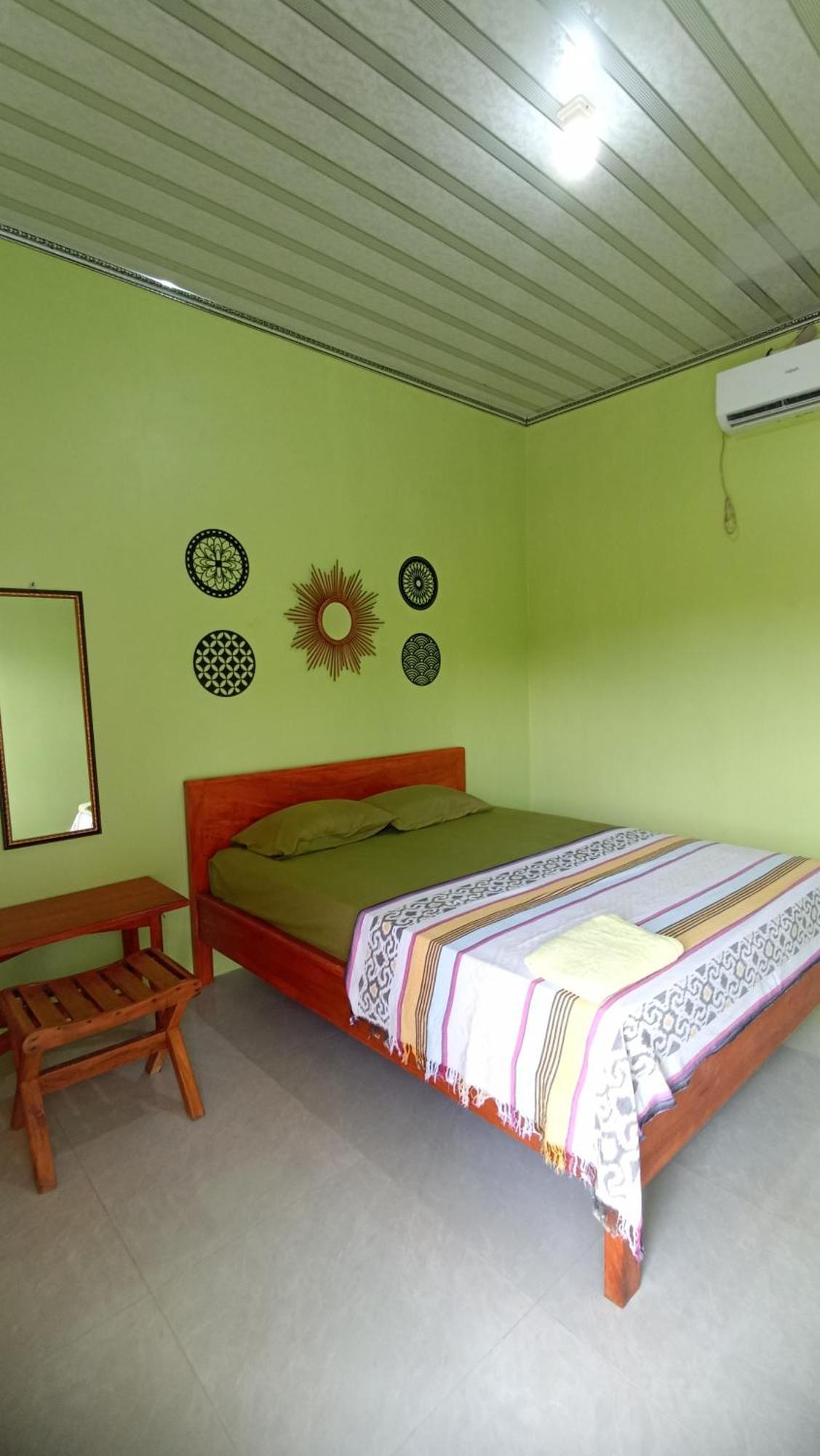 Loyal Friend Hostel Каримунджава Экстерьер фото